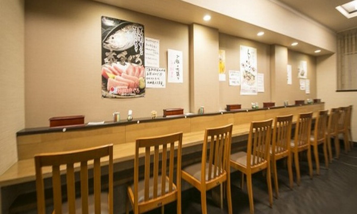 清潔な店内はお1人様から宴会まで幅広くお使いいただけます。